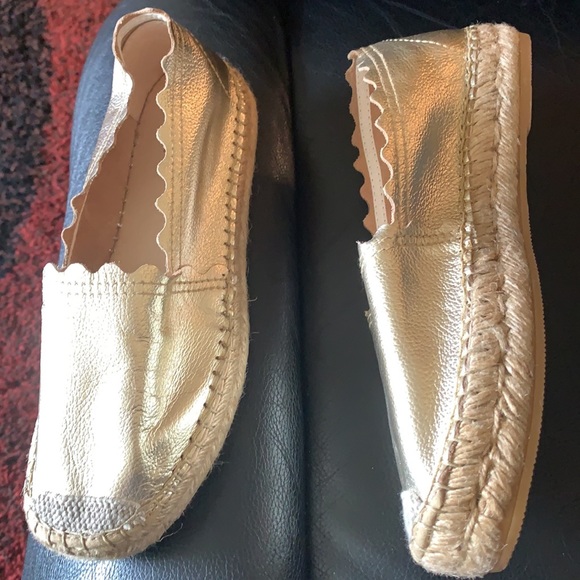 Macarena gold flats, size 7.5 - Picture 2 of 4